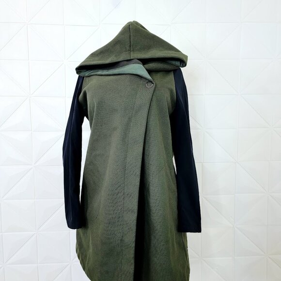 Lululemon Women's Gator Green Black Savasana Softshell II Hooded Wrap Jacket M - Picture 2 of 9